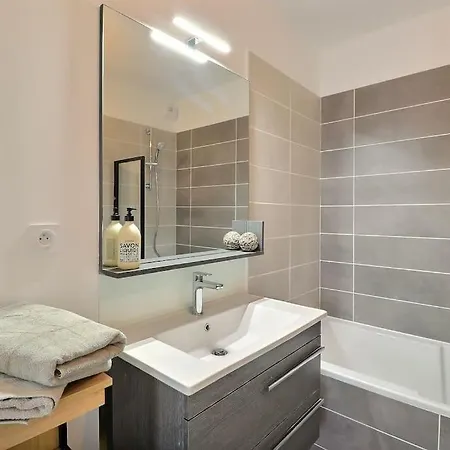 Moderne - Terrasse - Piscine - Parking Apartment *
