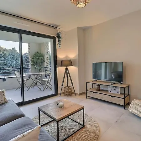 Moderne - Terrasse - Piscine - Parking Apartment